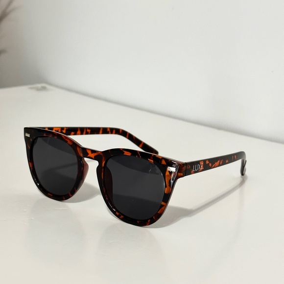 LEOPARD PRINT WOMEN’S ROUND SUNGLASSES - Picture 6 of 7